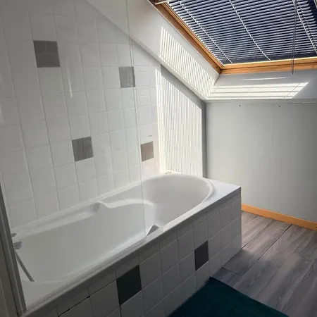 Downtown Duplex - Saint-nicolas - 10 Guests *