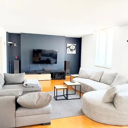 Downtown Duplex - Saint-nicolas - 10 Guests *